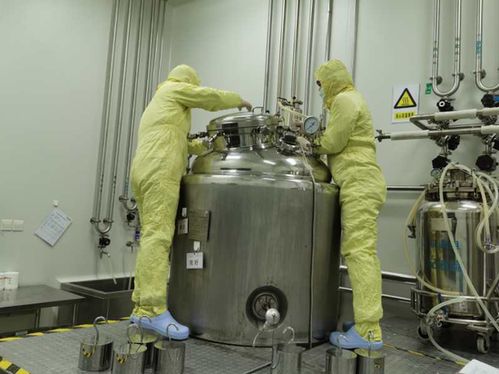 武汉计量人的“白色守护” 身着防护服，为抗疫计量器具提供免费检测与研发支撑